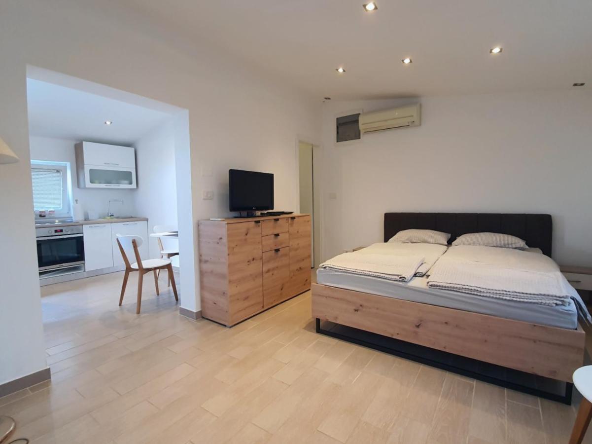 ピランApartma Marjetaアパートメント エクステリア 写真
